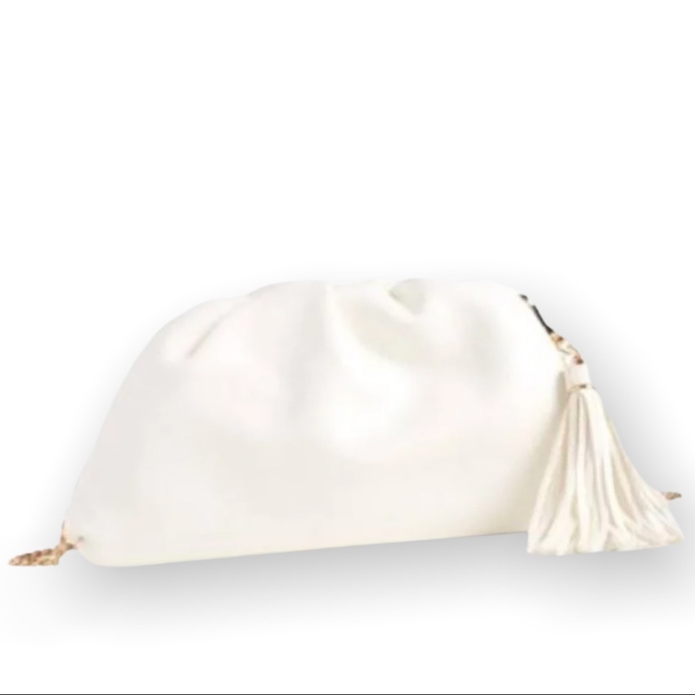 NEW Understated Leather Clutch with Removable Crossbody Chain & Tassel 1 Left! - Picture 4 of 8